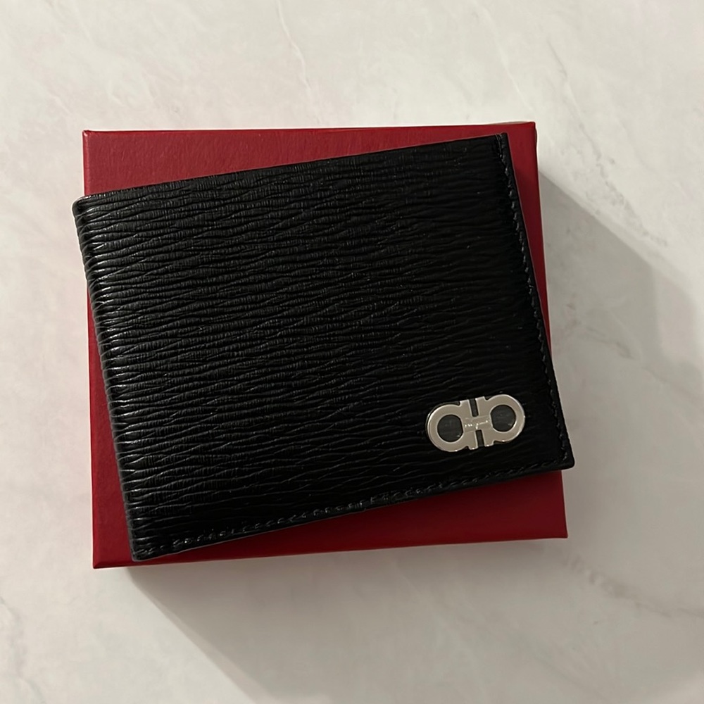 NWT Salvatore Feeragamo wallet